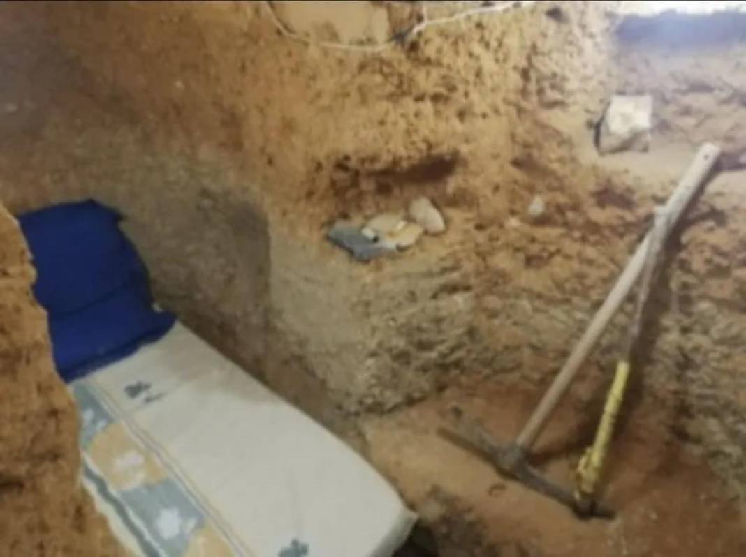 Ailesine kızınca bahçede açtığı çukurda yaşamaya başladı! 2 oda 1 salon ev : Isıtma sistemi bile kurdu! 10